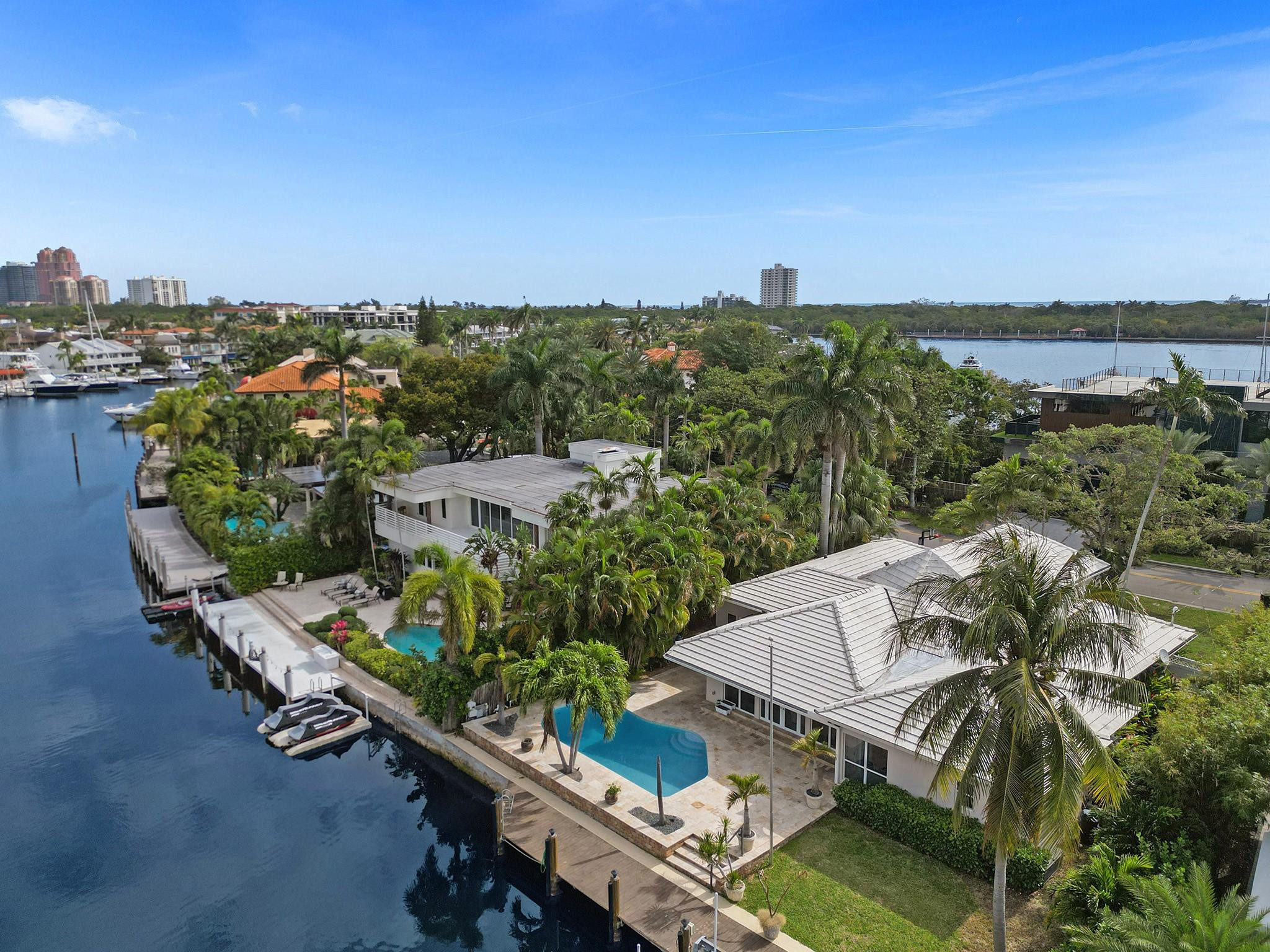 1239 Seminole Dr