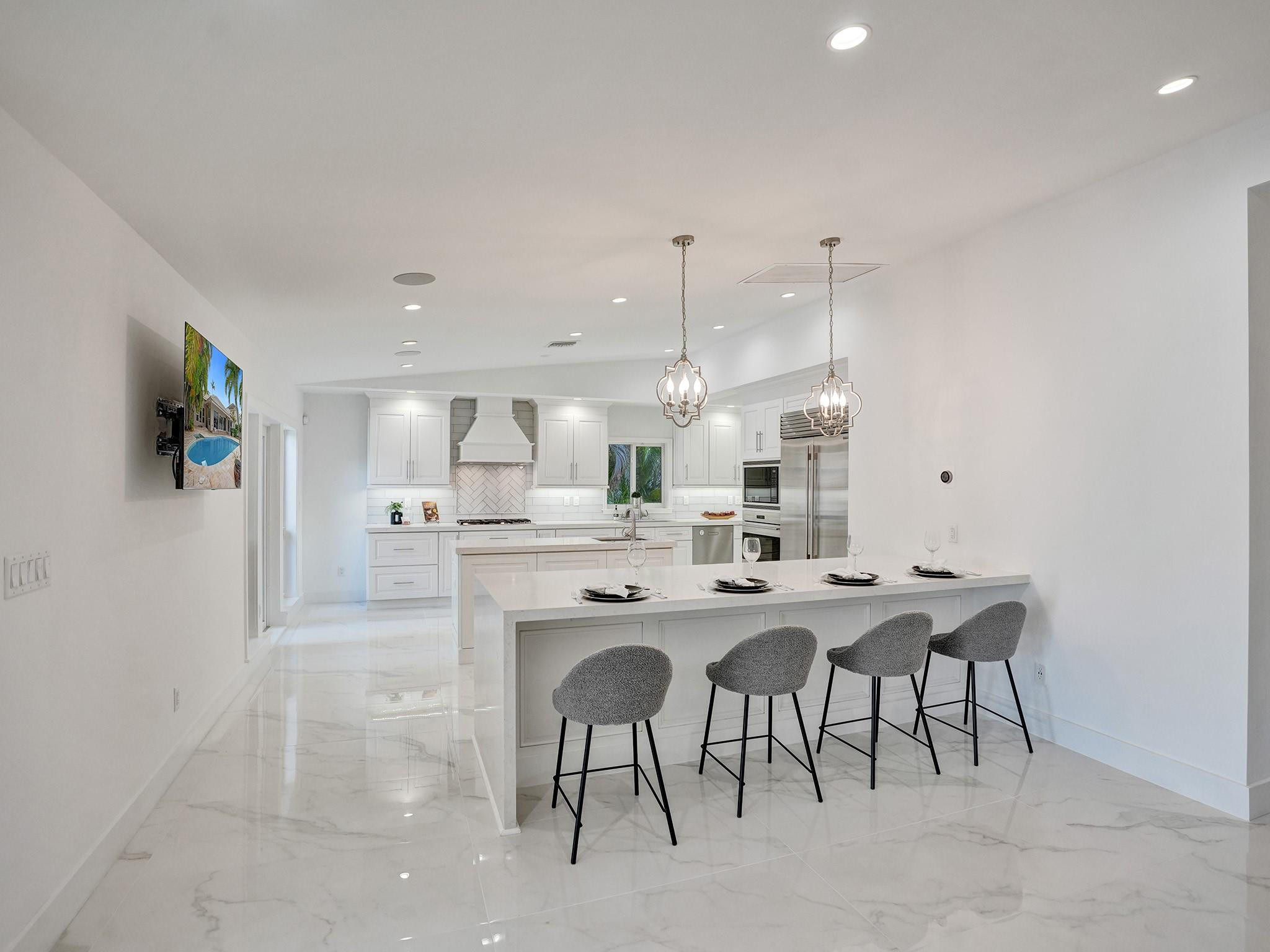 1239 Seminole Dr