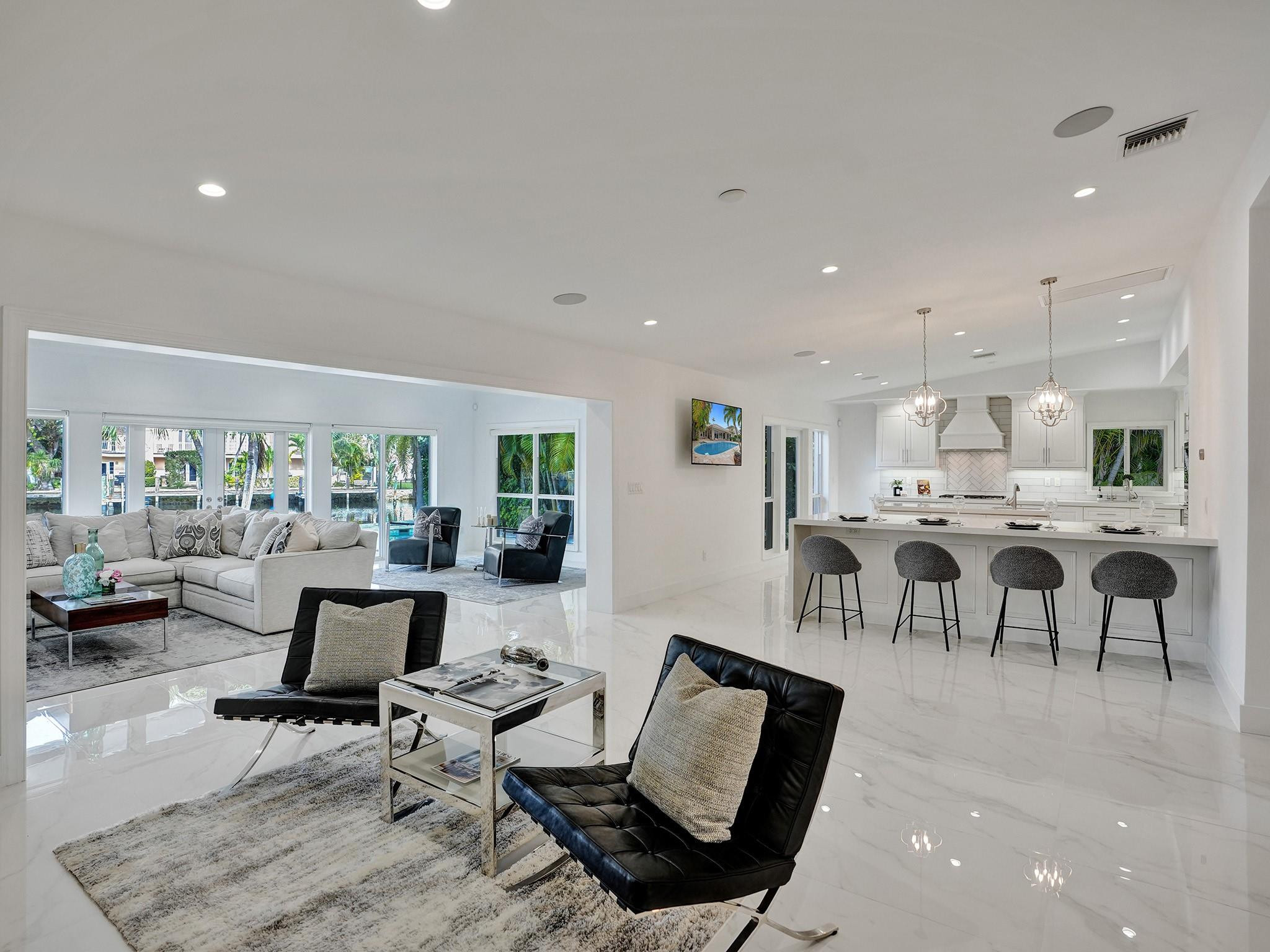 1239 Seminole Dr