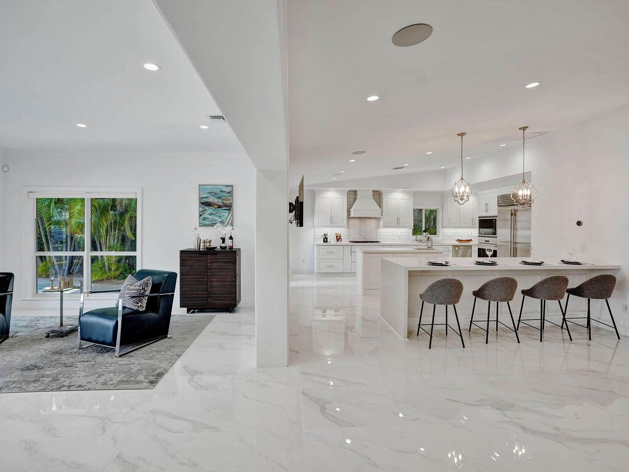 1239 Seminole Dr