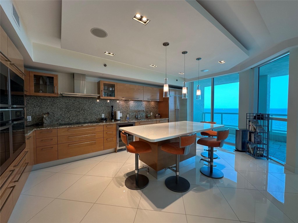 101 S Beach Blvd 1903