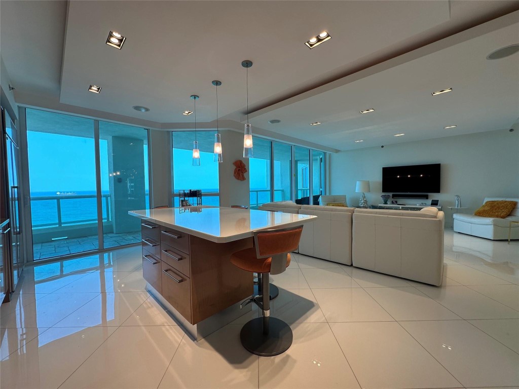 101 S Beach Blvd 1903