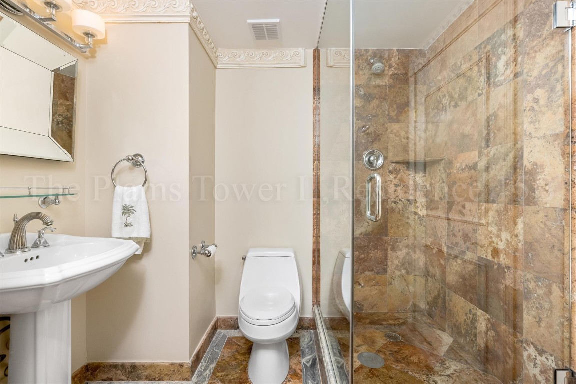 2110 N Ocean Blvd 15B