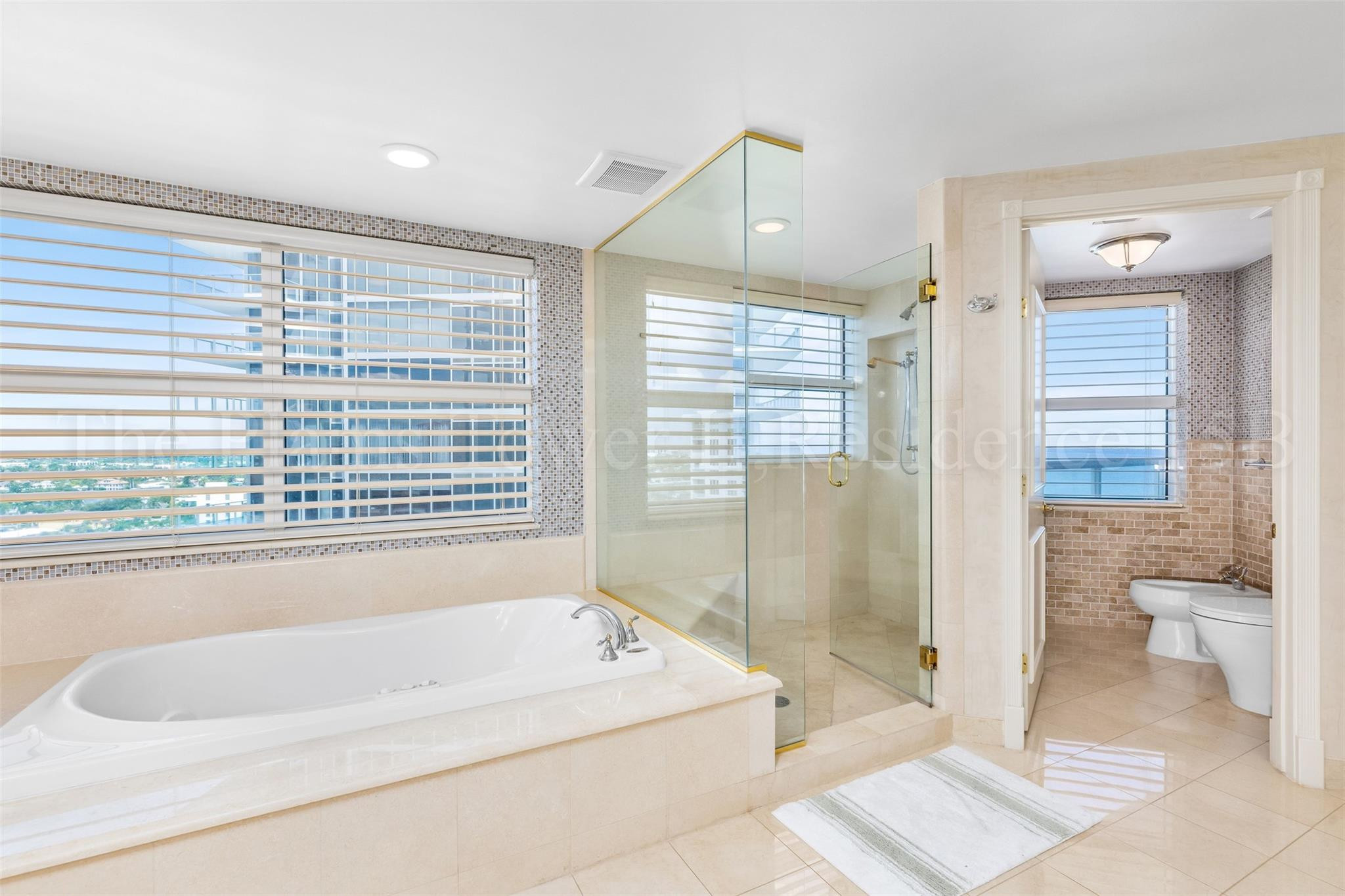 2110 N Ocean Blvd 15B