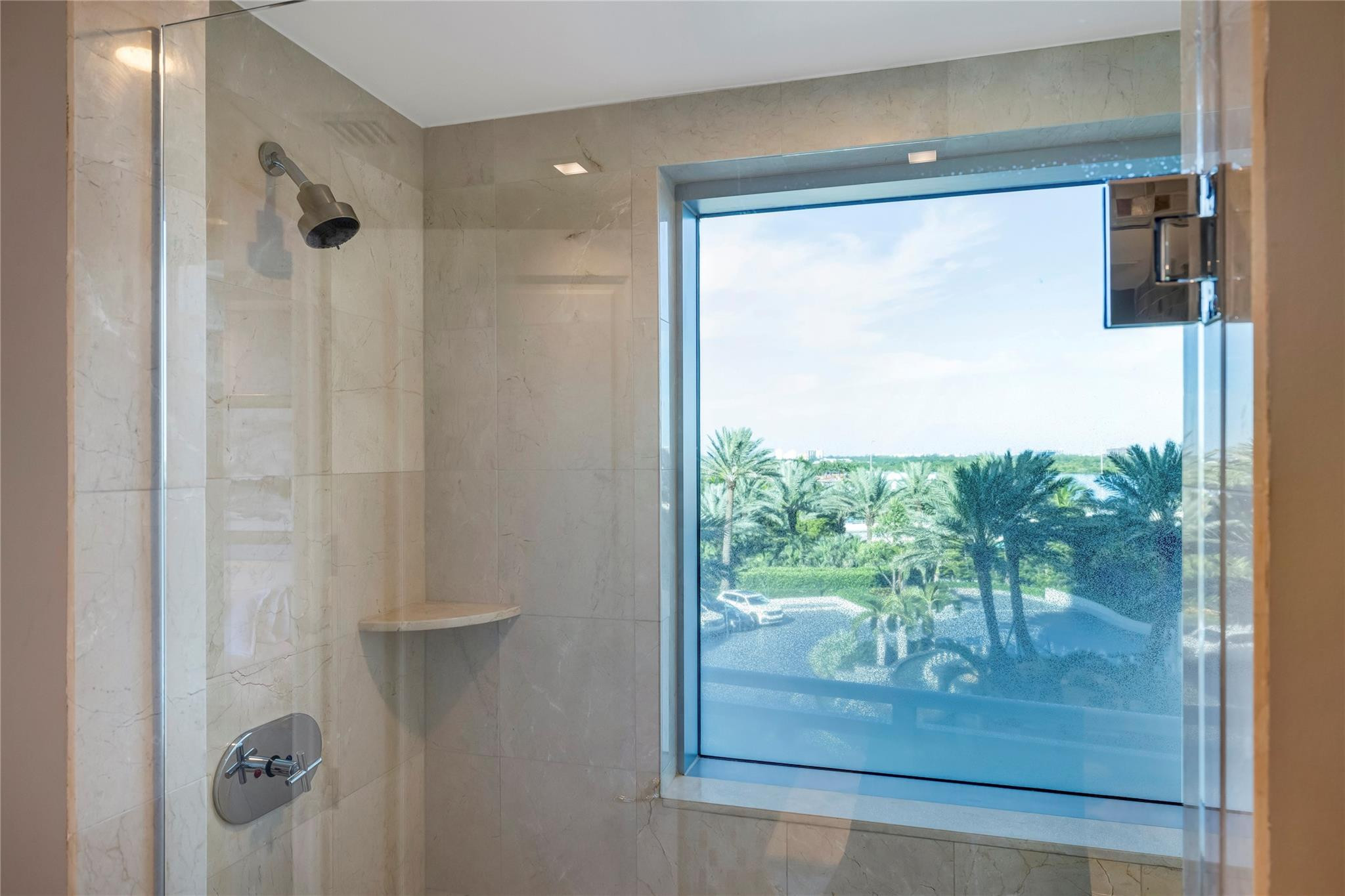 10295 Collins Ave 301