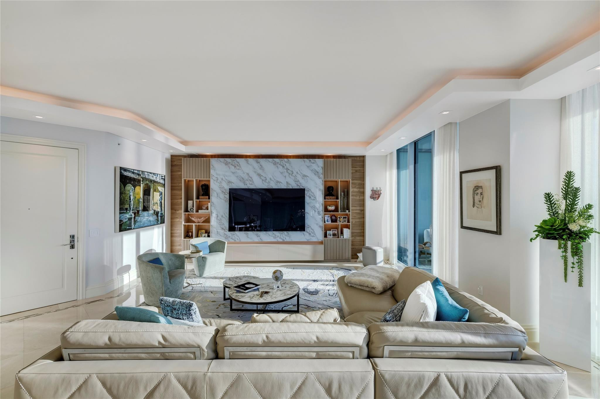 10295 Collins Ave 301