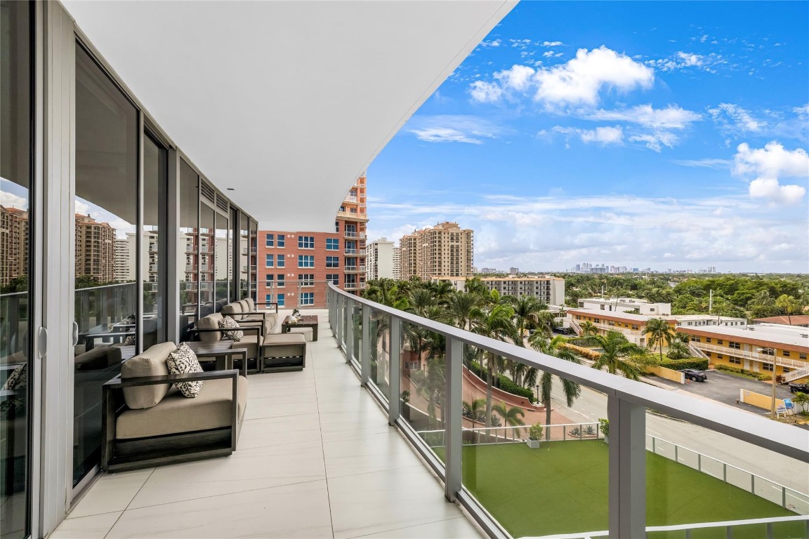 2200 N Ocean Blvd: Unit S501