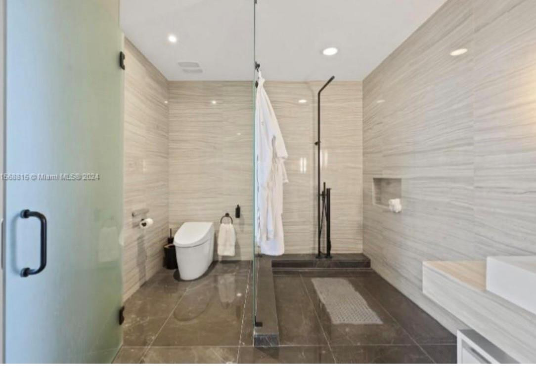 2200 N Ocean Blvd N704