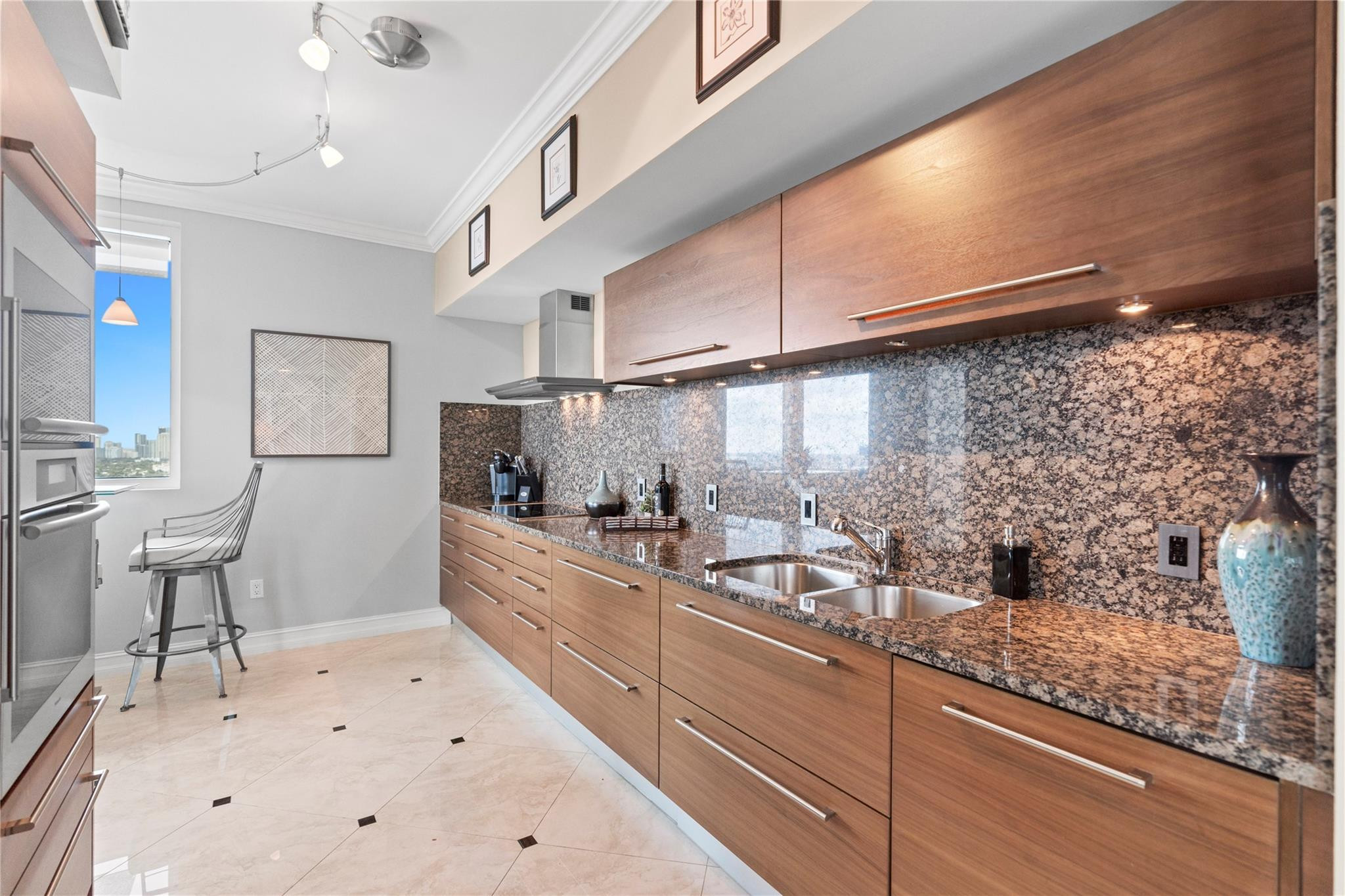 101 S Fort Lauderdale Beach Blvd: Unit 2507