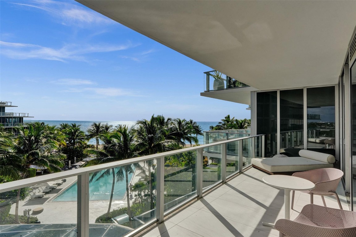 2200 N Ocean Blvd: Unit S406