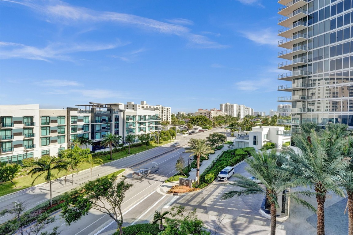2200 N Ocean Blvd: Unit S406