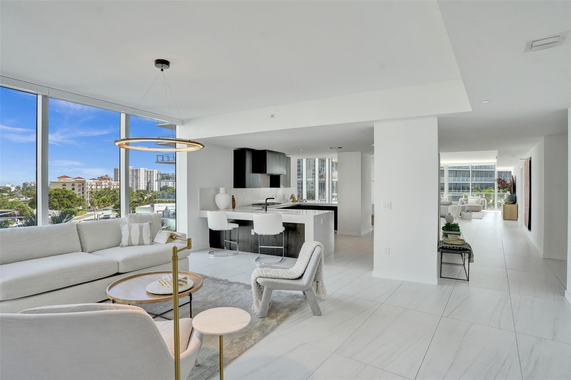 2200 N Ocean Blvd: Unit S406