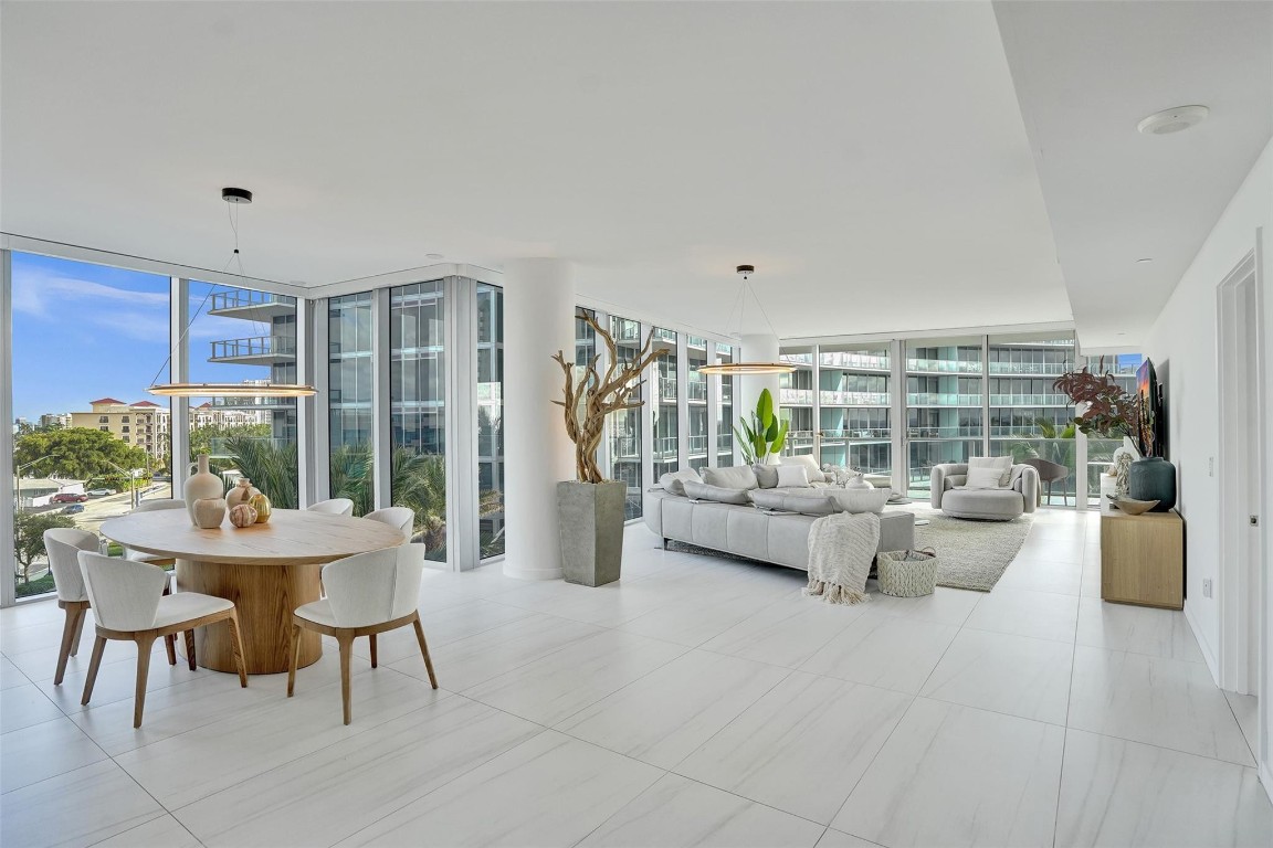 2200 N Ocean Blvd: Unit S406