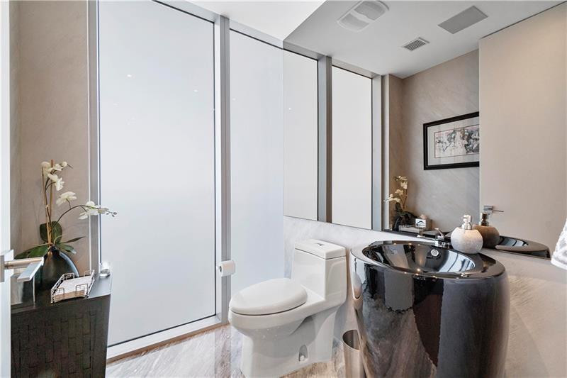 2200 N Ocean Blvd: Unit S606