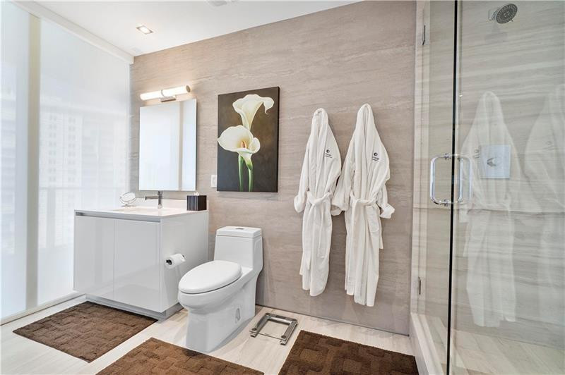 2200 N Ocean Blvd: Unit S606