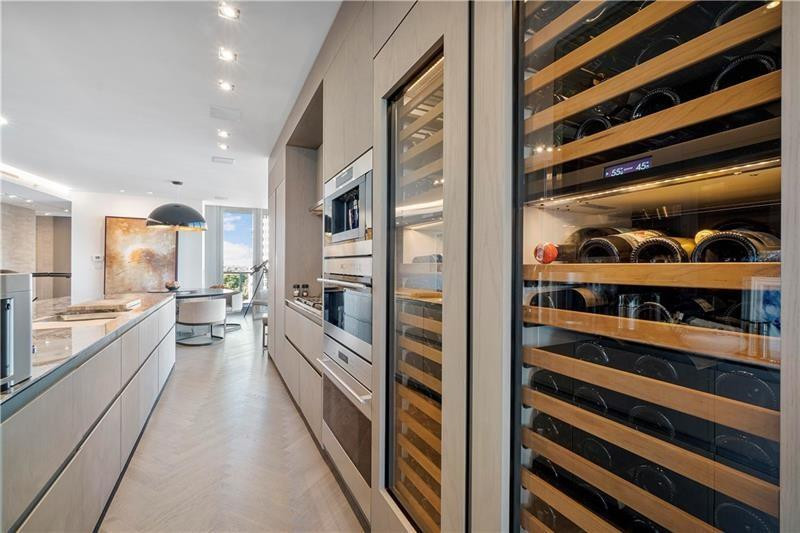 2200 N Ocean Blvd: Unit S606