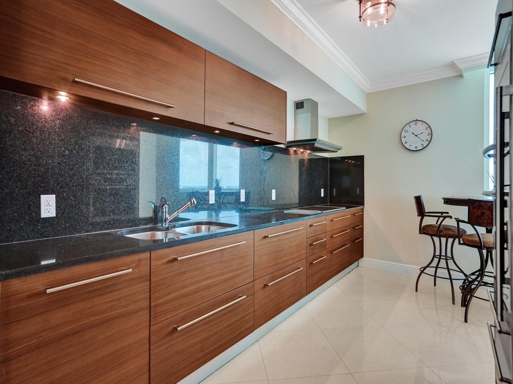 101 S Fort Lauderdale Beach Blvd: Unit 1606