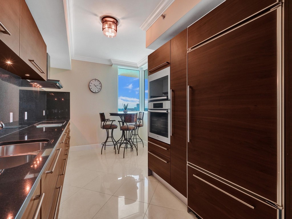 101 S Fort Lauderdale Beach Blvd: Unit 1606