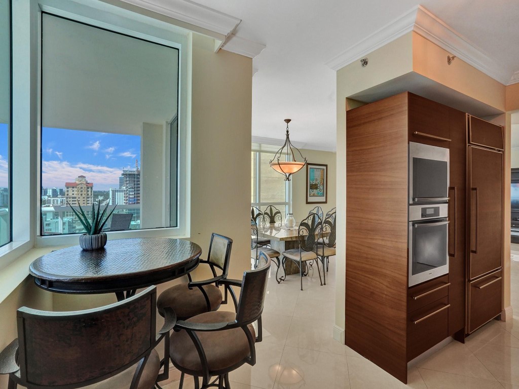 101 S Fort Lauderdale Beach Blvd: Unit 1606