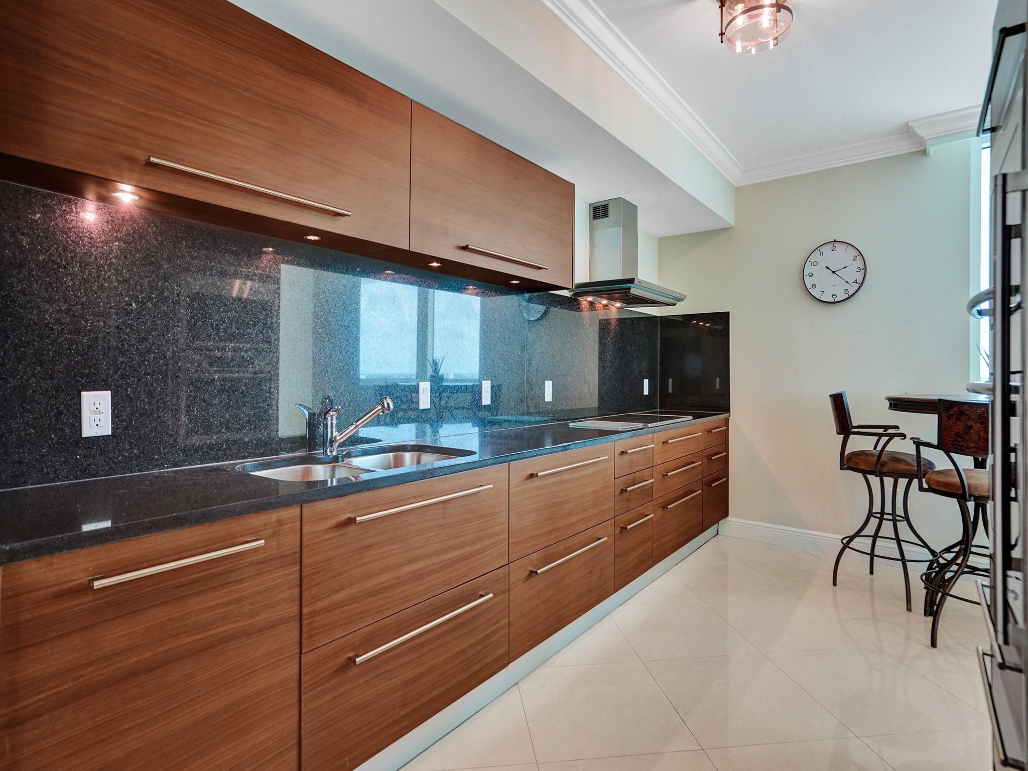 101 S Fort Lauderdale Beach Blvd: Unit 1606