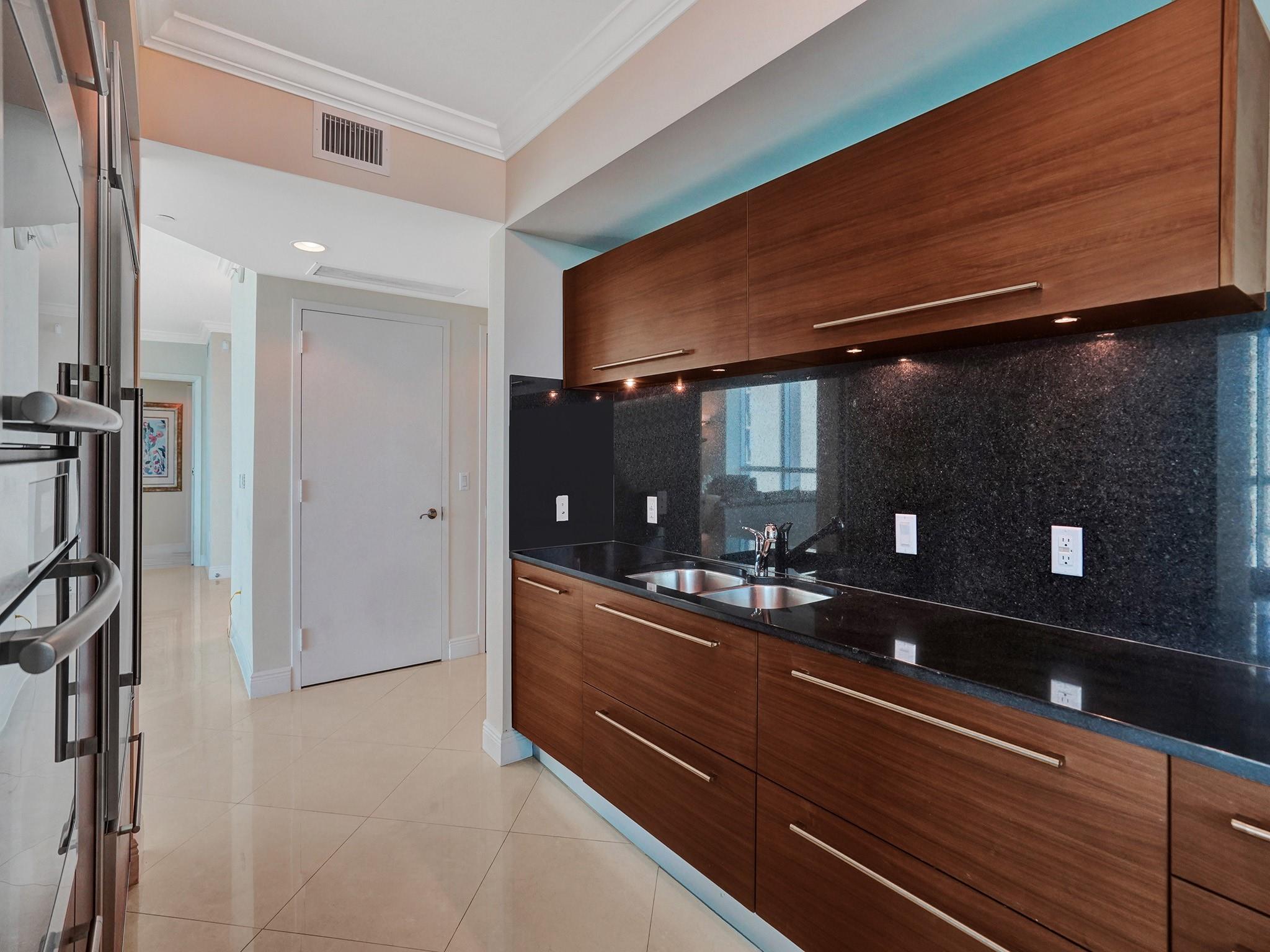 101 S Fort Lauderdale Beach Blvd: Unit 1606