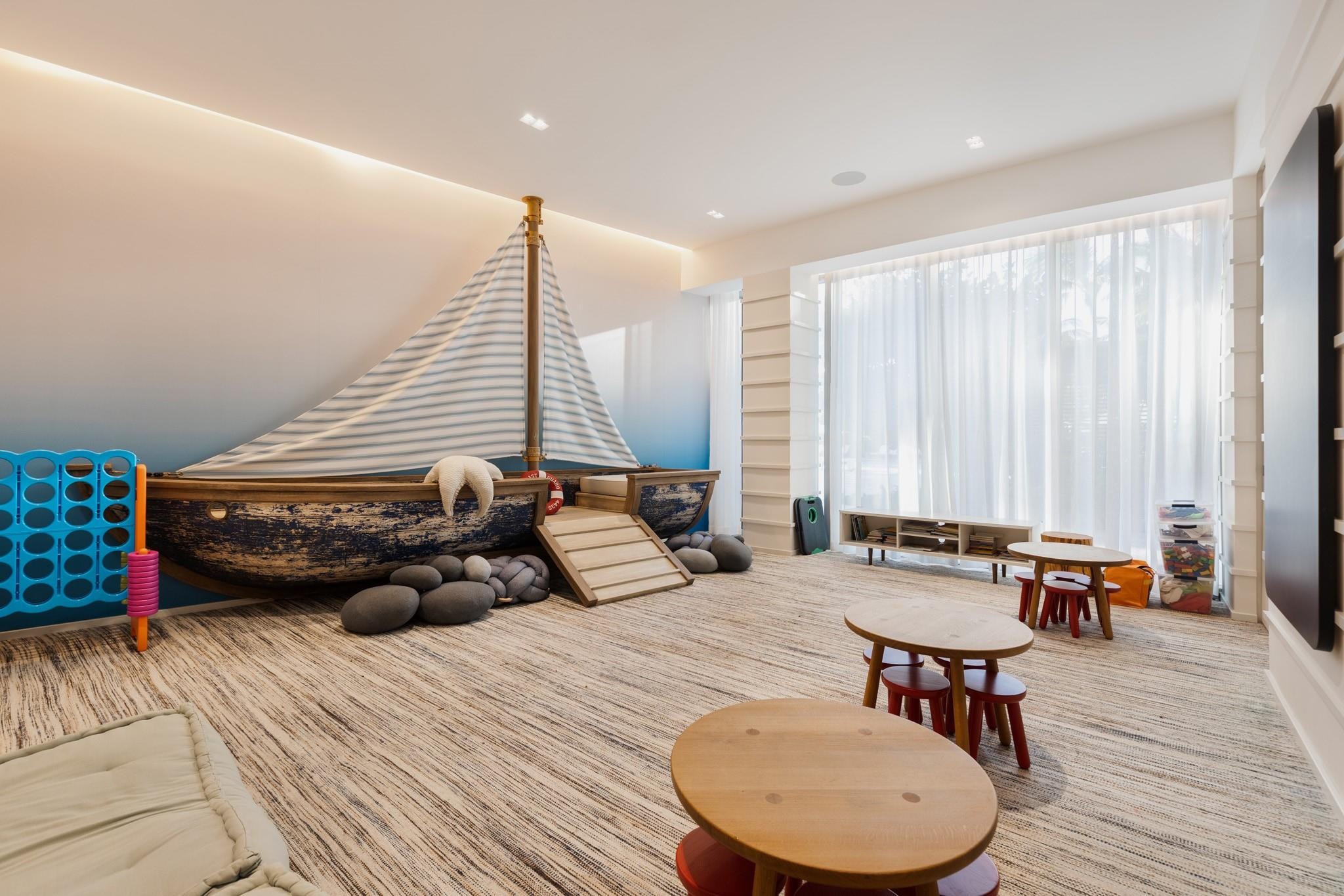 2200 N Ocean Blvd: Unit S903
