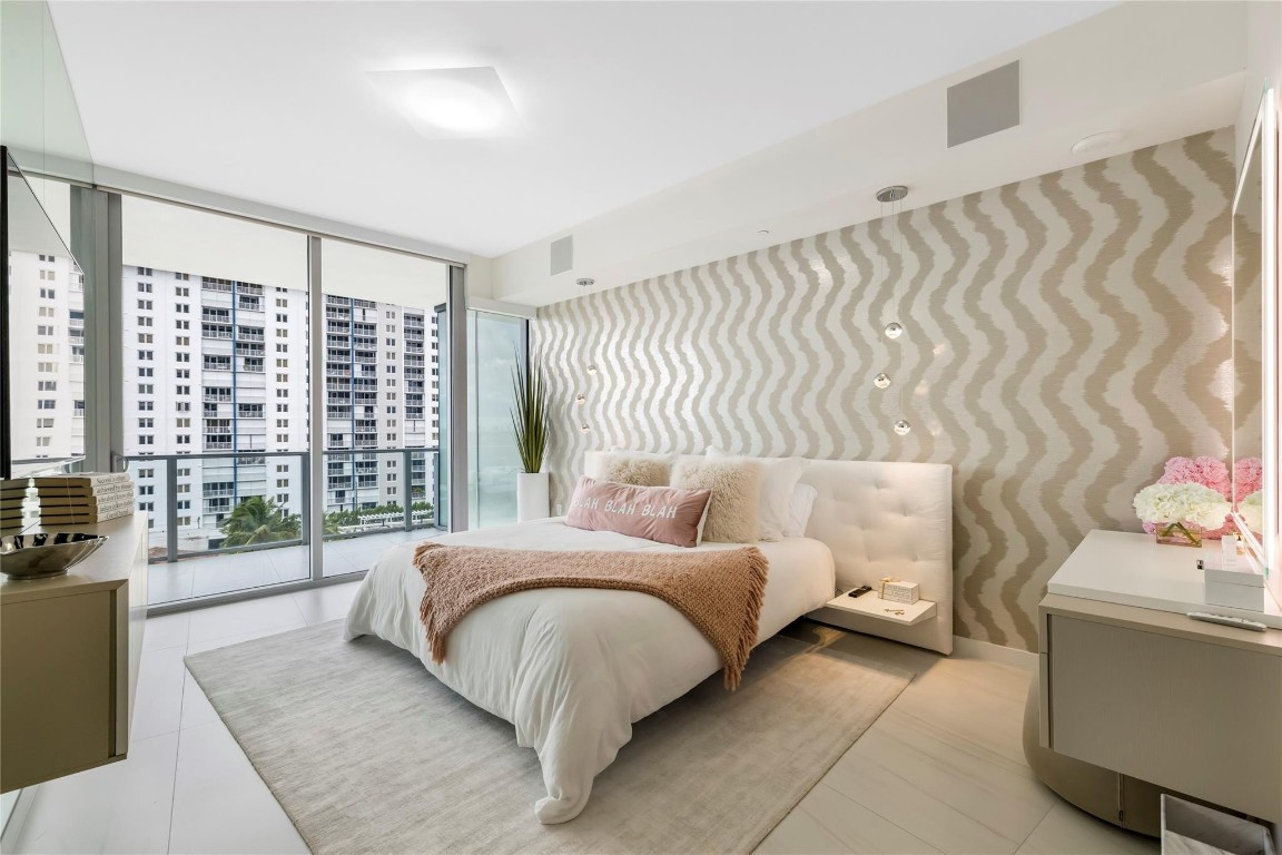 2200 N Ocean Blvd: Unit S501