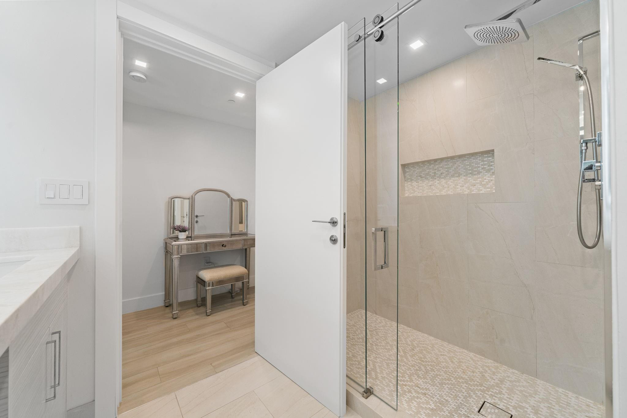 101 S Fort Lauderdale Beach Blvd: Unit 2102