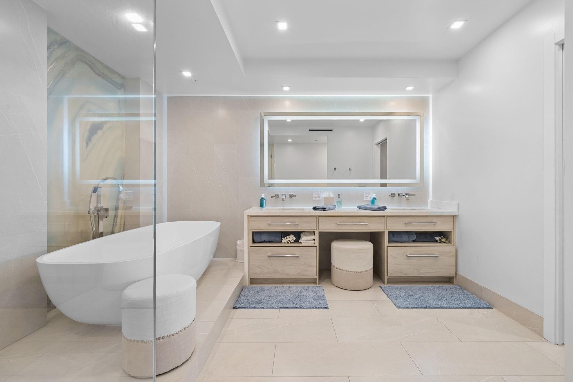 101 S Fort Lauderdale Beach Blvd: Unit 2102