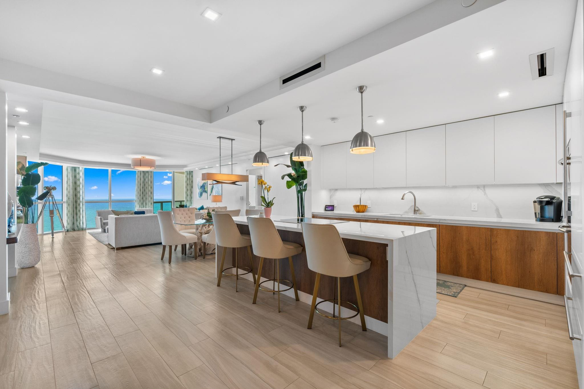 101 S Fort Lauderdale Beach Blvd: Unit 2102