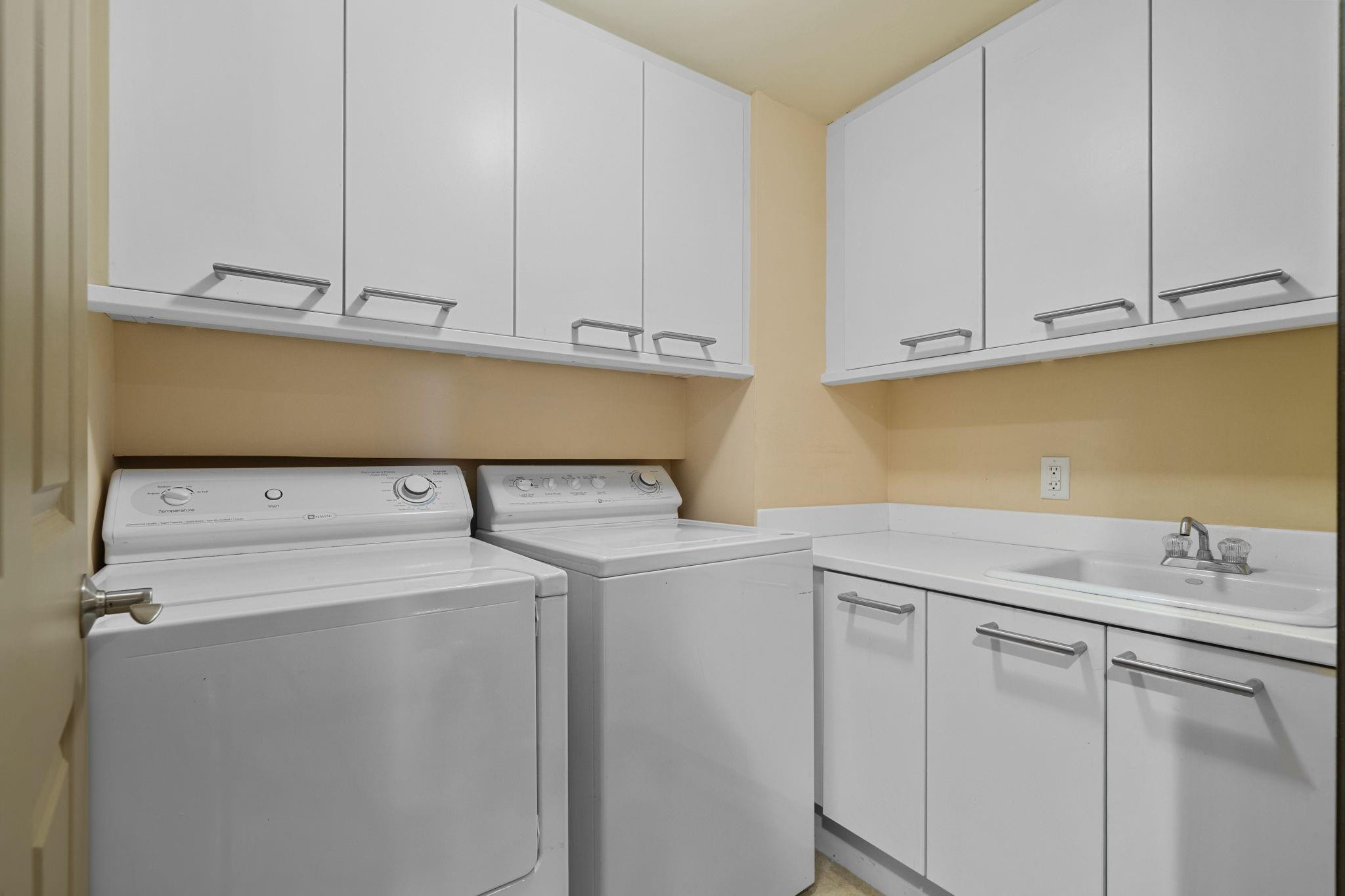 411 N New River Dr: Unit 2905