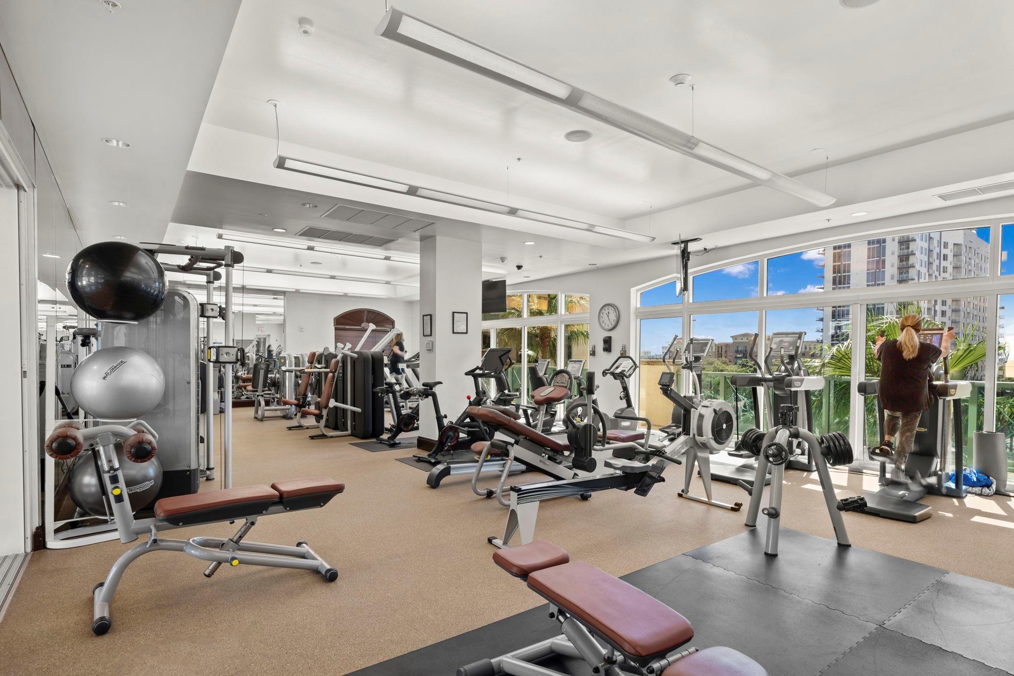 411 N New River Dr 2905