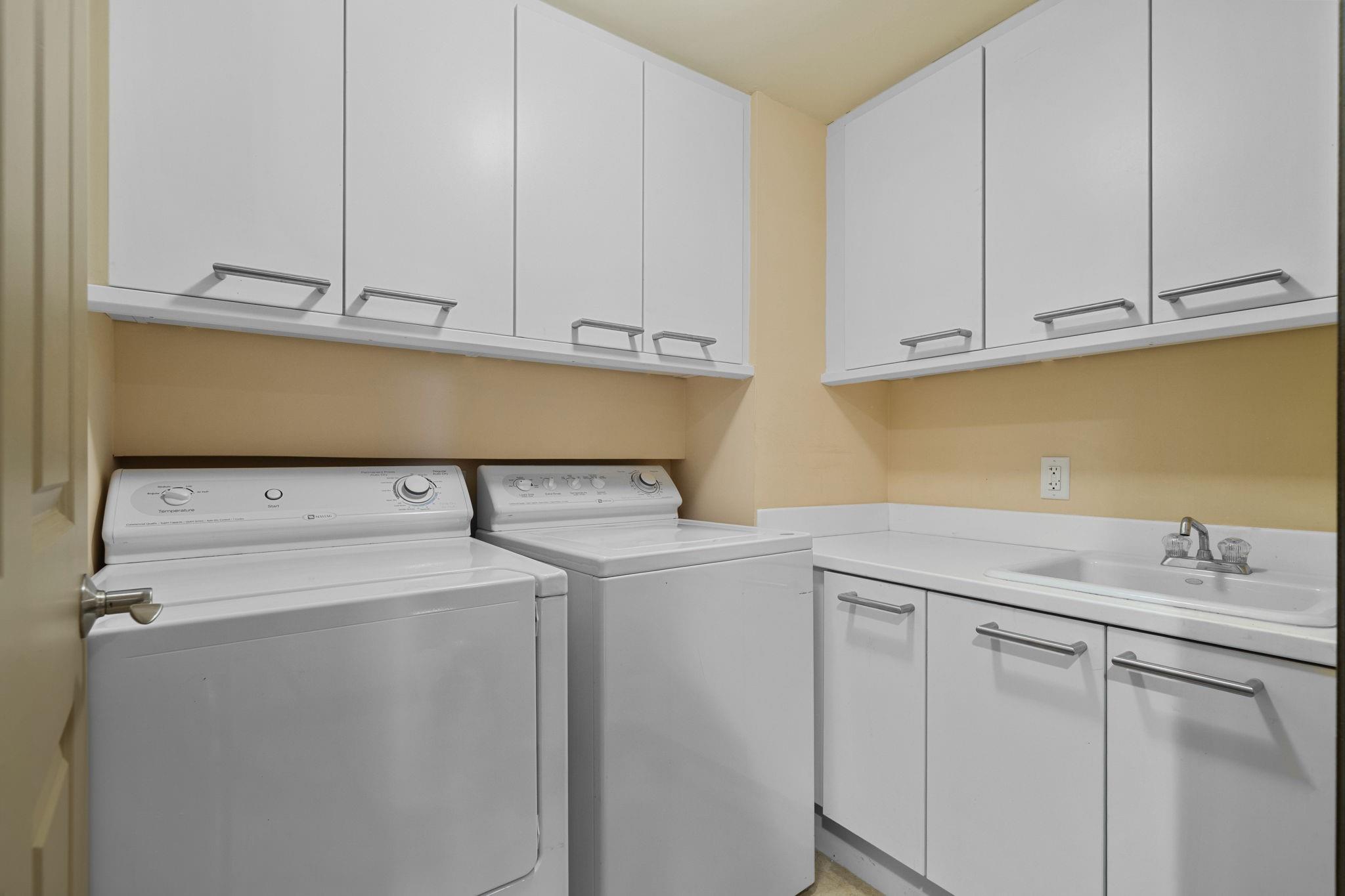 411 N New River Dr: Unit 2905