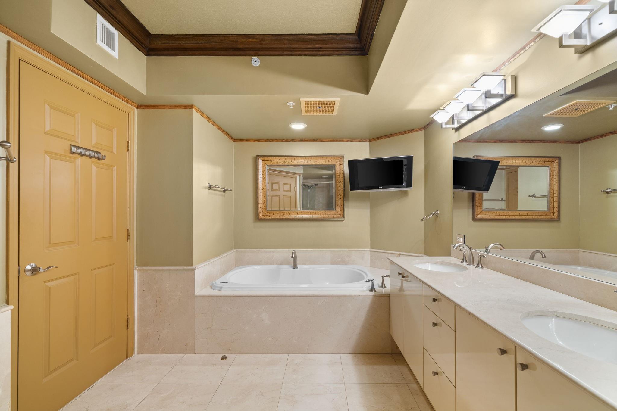 411 N New River Dr 2905
