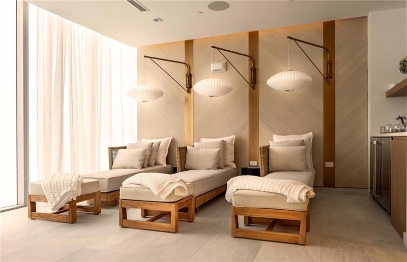 2200 N Ocean Blvd: Unit N703