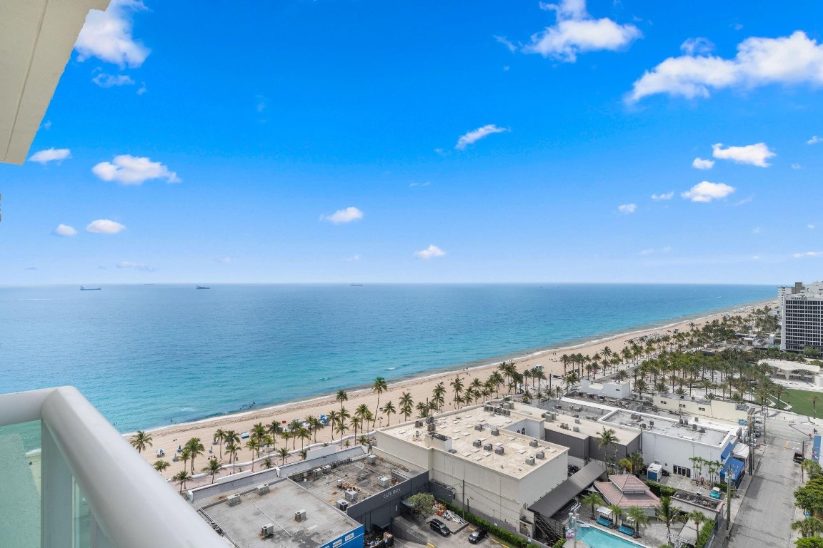 101 S FORT LAUDERDALE BEACH BLVD: Unit 1907
