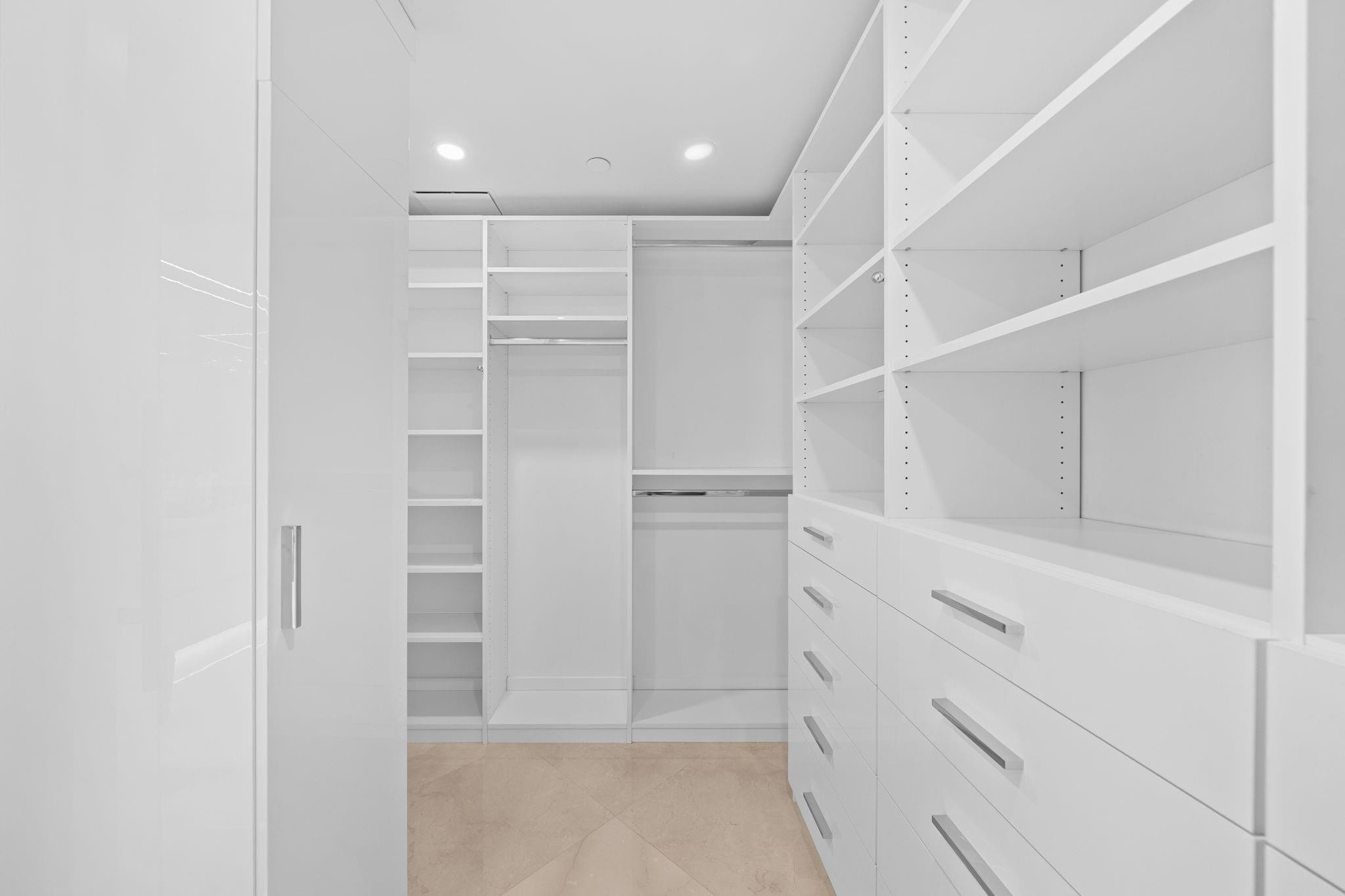 101 S FORT LAUDERDALE BEACH BLVD: Unit 1907