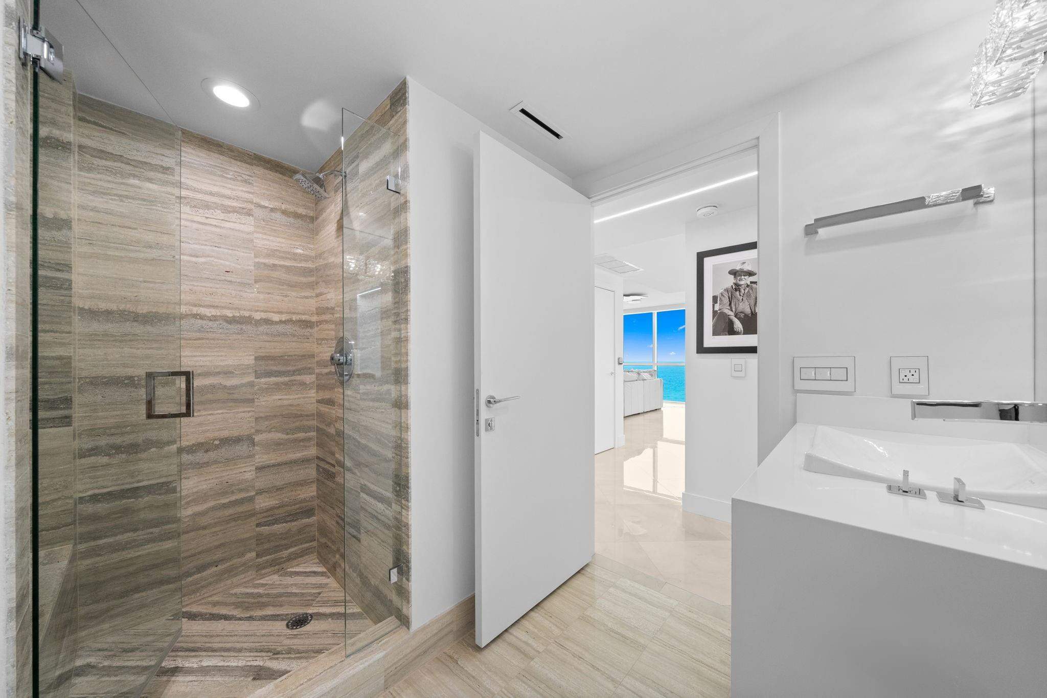 101 S FORT LAUDERDALE BEACH BLVD: Unit 1907