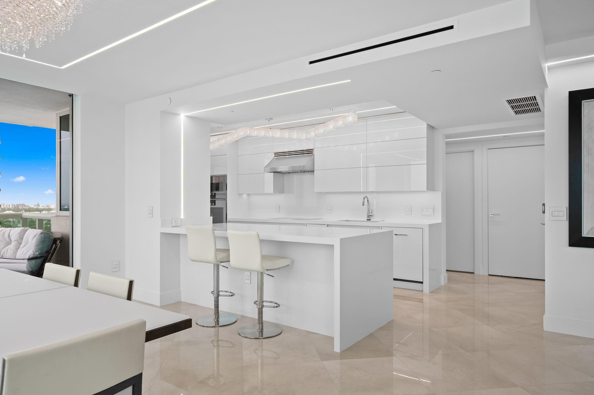 101 S FORT LAUDERDALE BEACH BLVD: Unit 1907