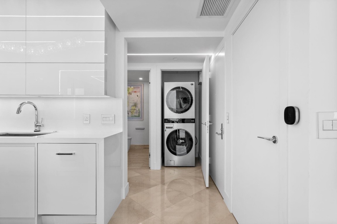 101 S FORT LAUDERDALE BEACH BLVD: Unit 1907