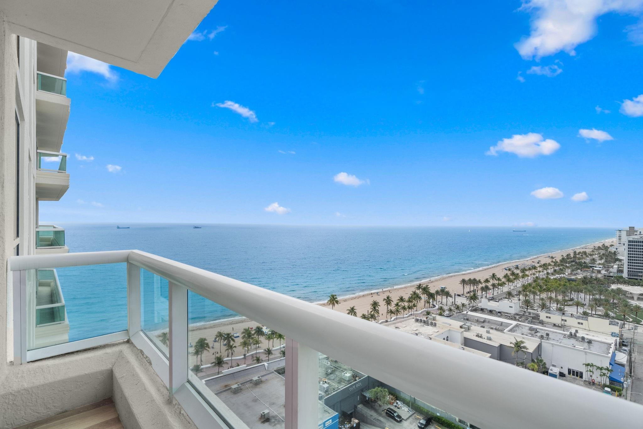 101 S FORT LAUDERDALE BEACH BLVD: Unit 1907