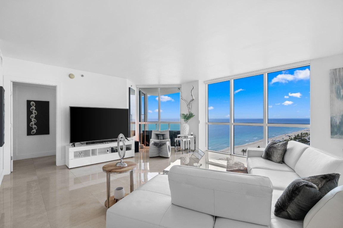 101 S FORT LAUDERDALE BEACH BLVD: Unit 2107