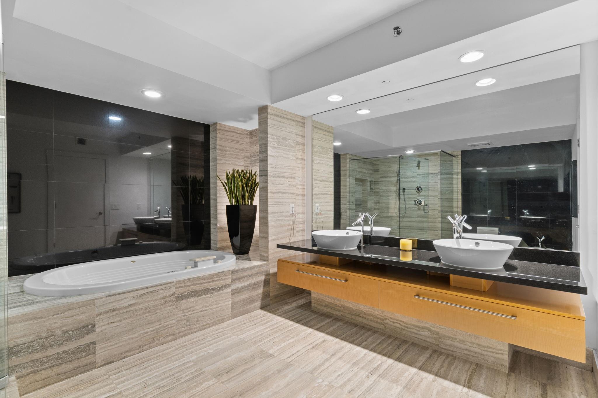 101 S FORT LAUDERDALE BEACH BLVD: Unit 2107