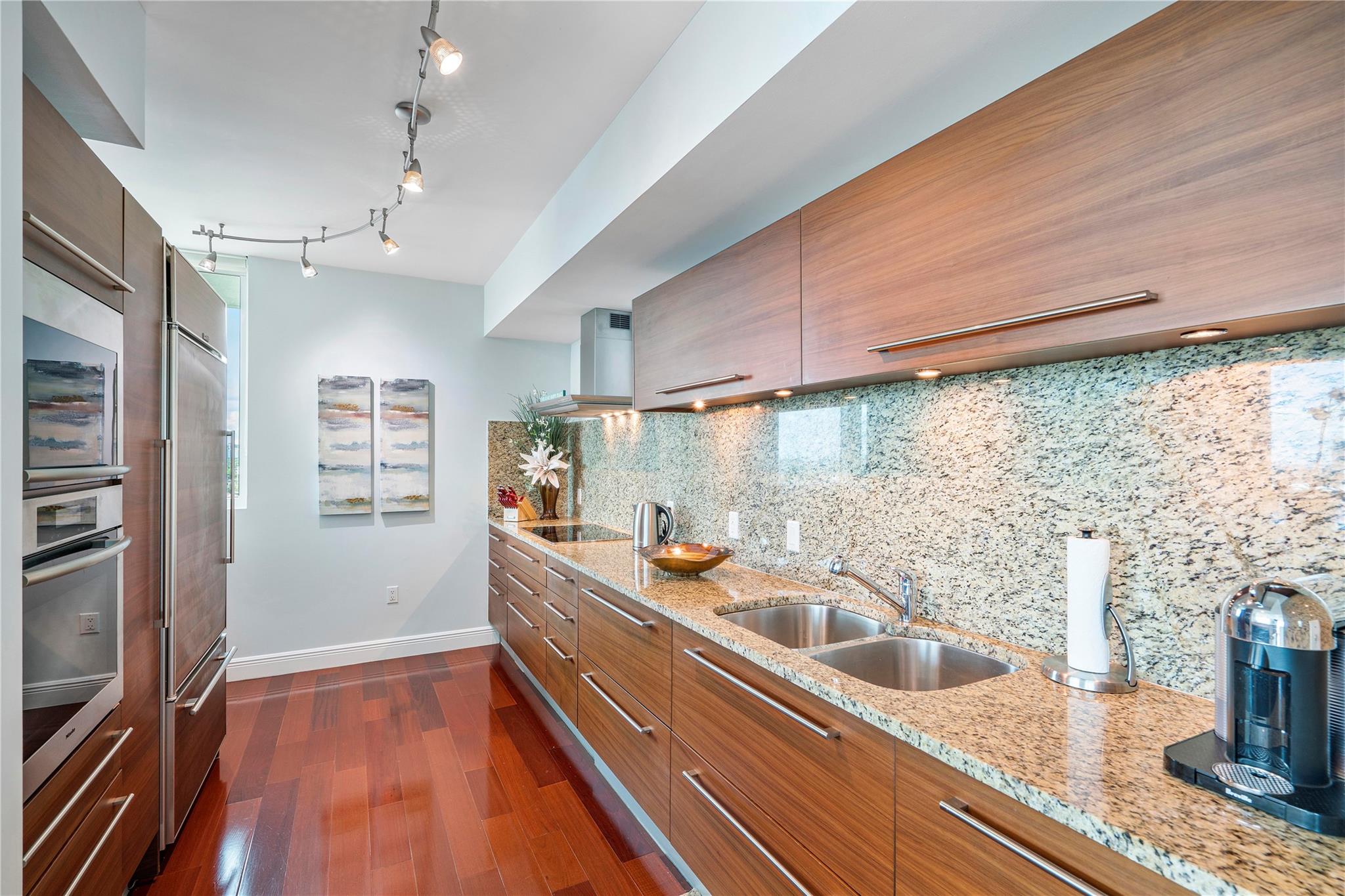 101 S Fort Lauderdale Beach Blvd: Unit 1207