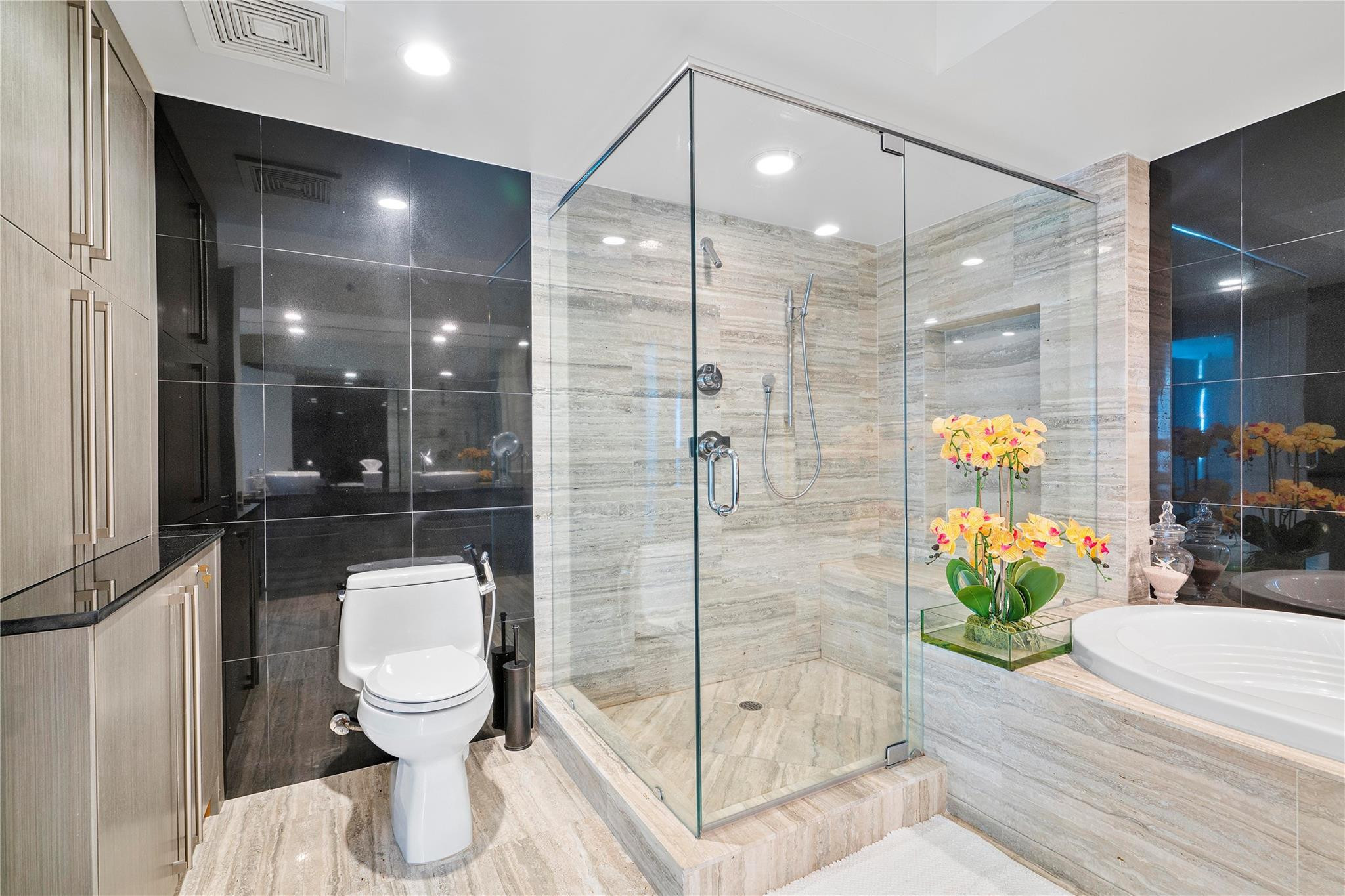 101 S Fort Lauderdale Beach Blvd: Unit 1207