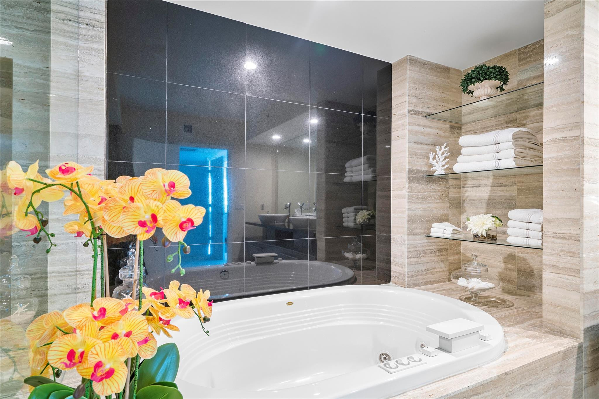 101 S Fort Lauderdale Beach Blvd: Unit 1207