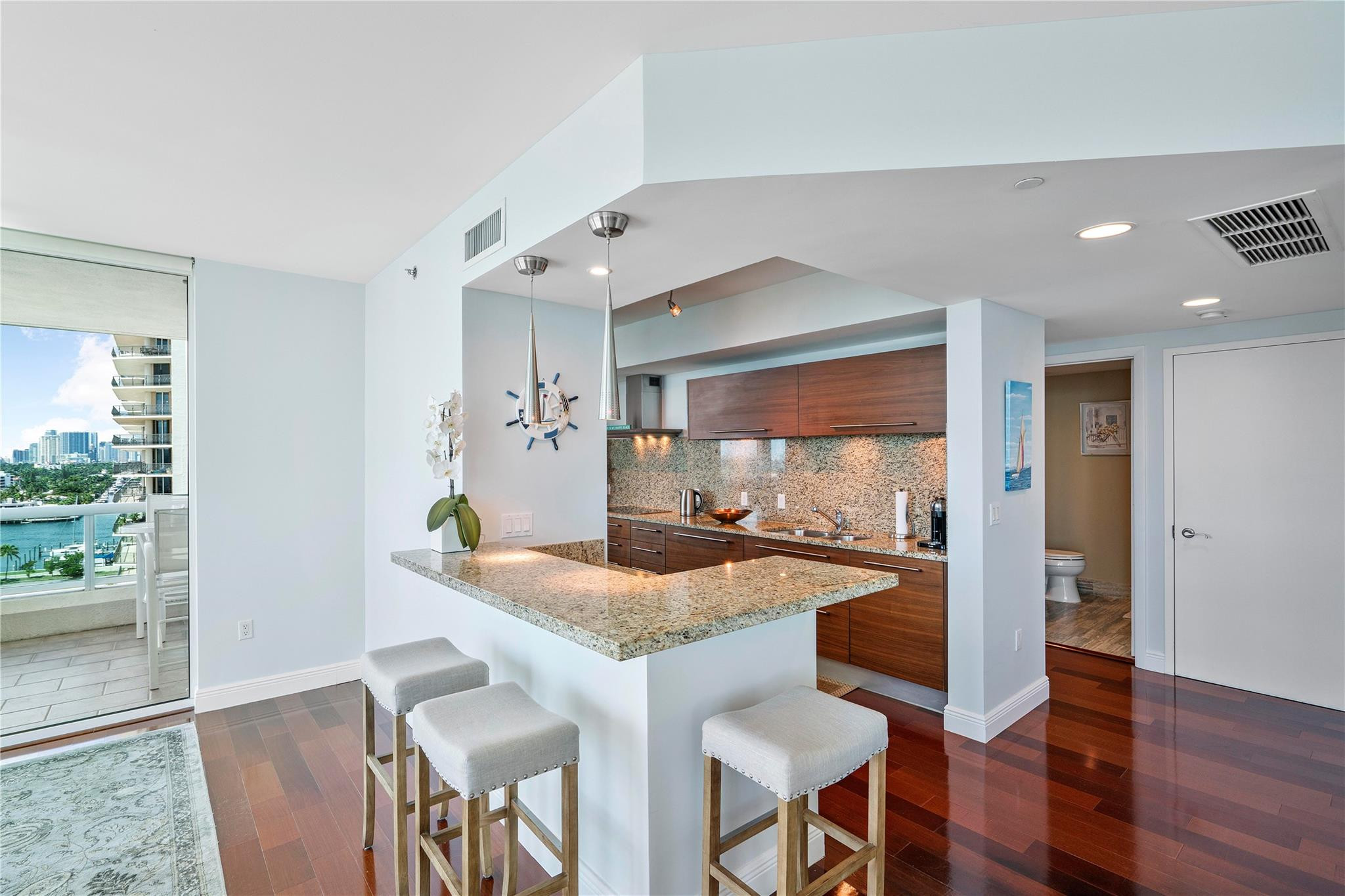 101 S Fort Lauderdale Beach Blvd: Unit 1207