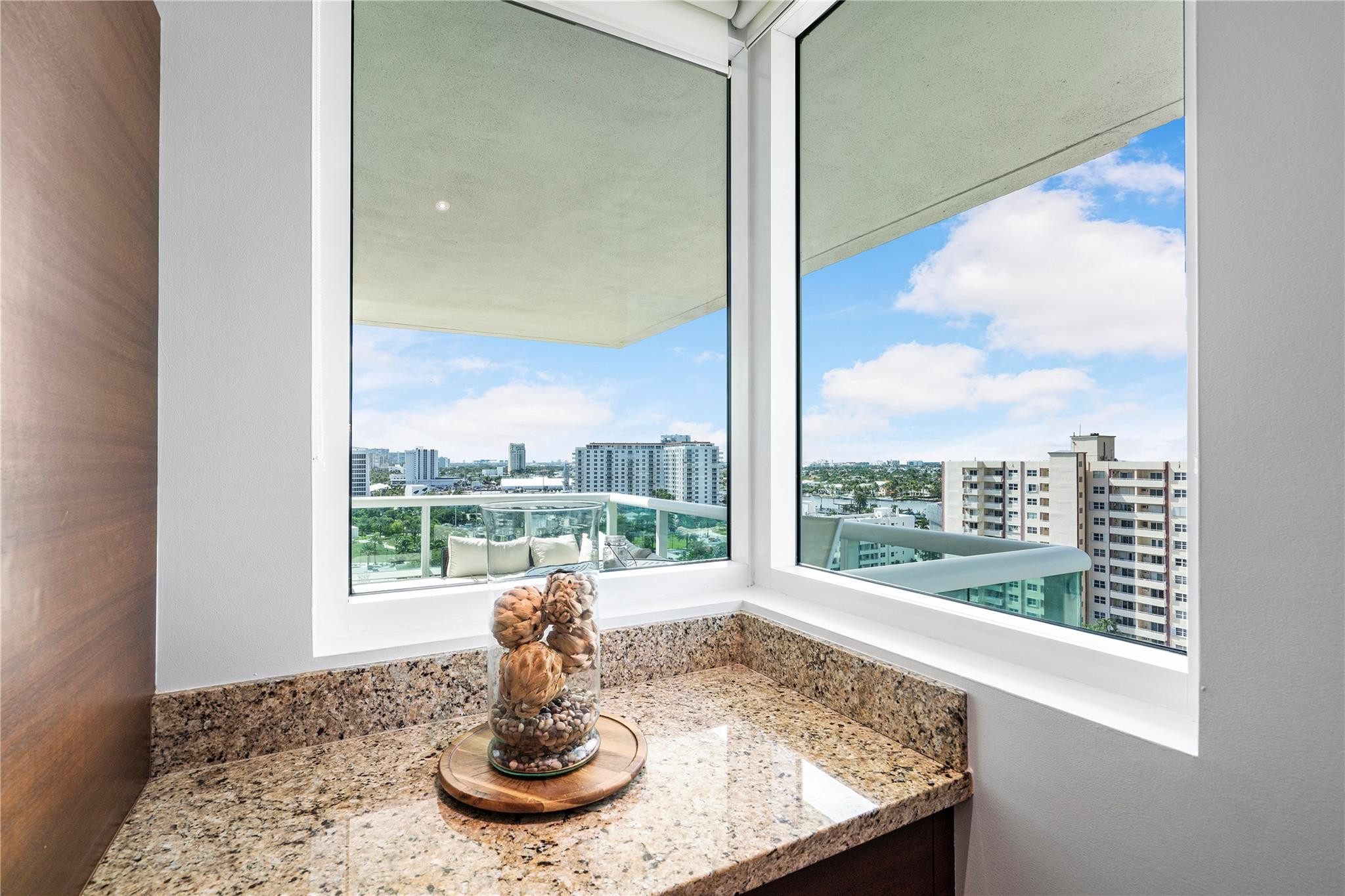 101 S Fort Lauderdale Beach Blvd: Unit 1207