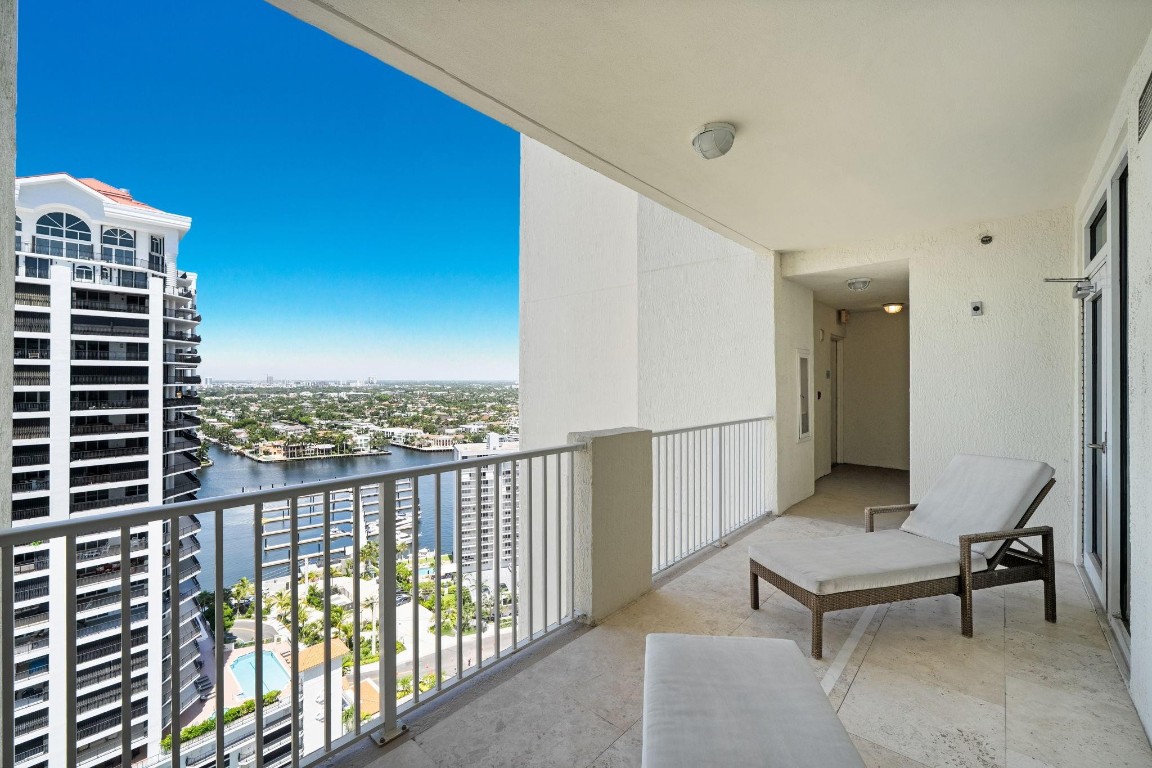 101 S Fort Lauderdale Beach Blvd: Unit 2402