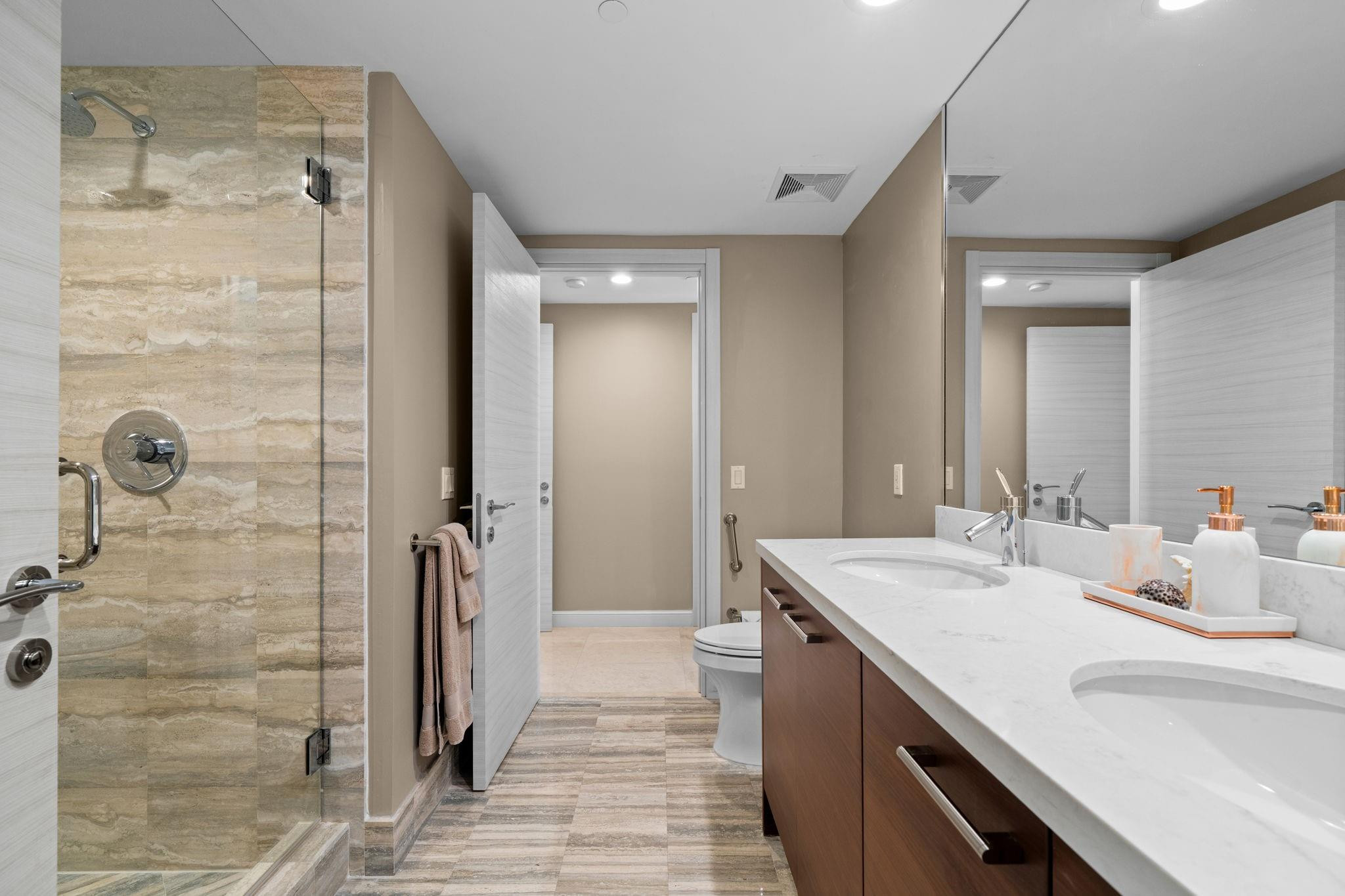 101 S Fort Lauderdale Beach Blvd: Unit 2402